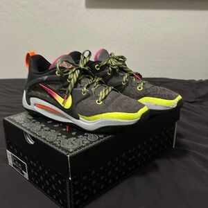 KD 16. Size 11. Barely worn.